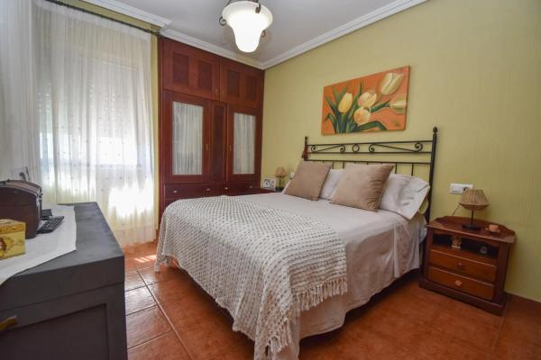 Casa independiente en calle Logroño