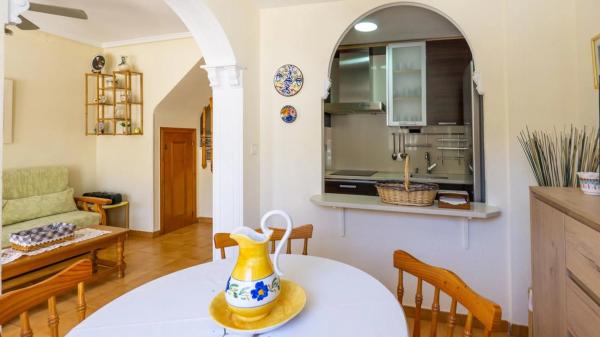 Casa independiente en calle Juan Sebastián Elcano