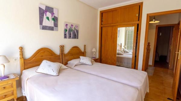 Casa independiente en calle Juan Sebastián Elcano