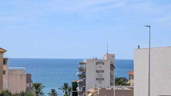 Casa independiente en calle Juan Sebastián Elcano