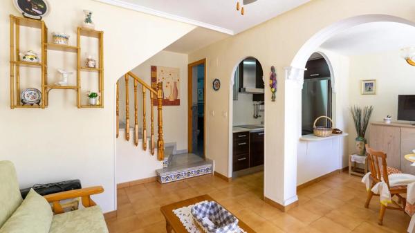 Casa independiente en calle Juan Sebastián Elcano