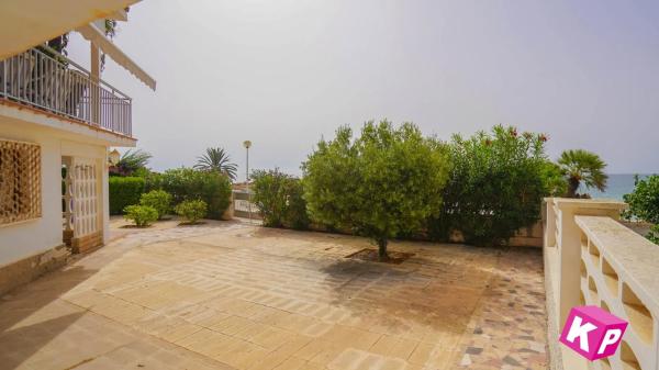 Chalet pareado en avenida de la Armada Española