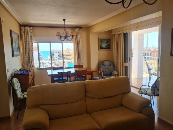 Piso en calle Yecla s/n