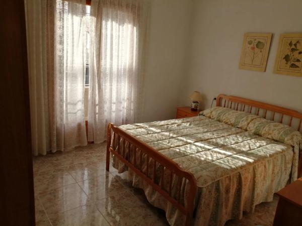 Chalet adosado en CL Catral, 20