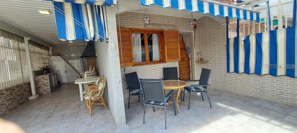 Chalet adosado en CL Catral, 20