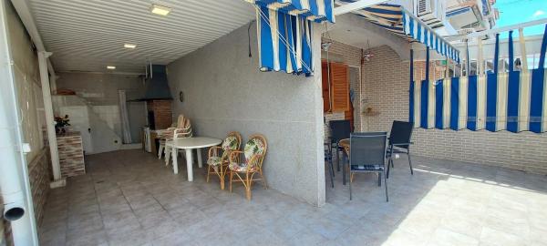 Chalet adosado en CL Catral, 20