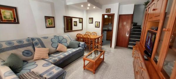 Chalet adosado en CL Catral, 20