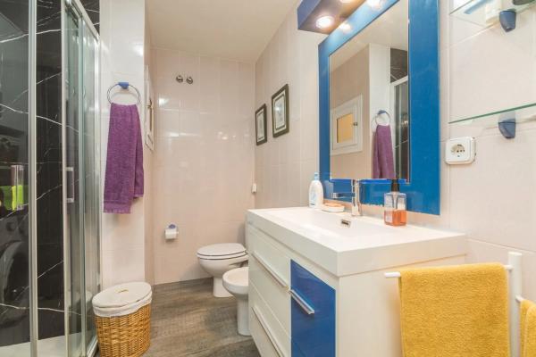 Chalet adosado en calle Juan Sebastián Elcano