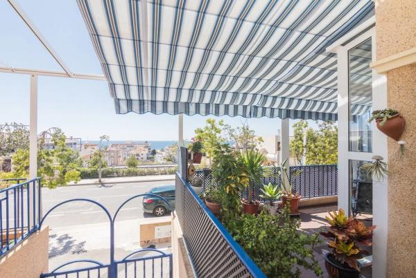 Chalet adosado en calle Juan Sebastián Elcano