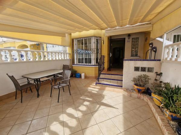 Chalet adosado en avenida l'Herba Bona, 88