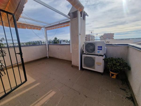 Chalet adosado en avenida l'Herba Bona, 88