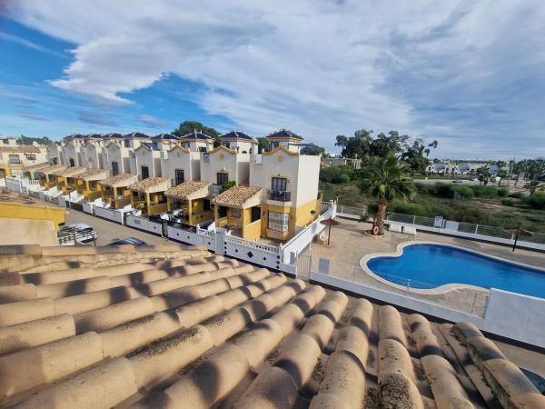 Chalet adosado en avenida l'Herba Bona, 88