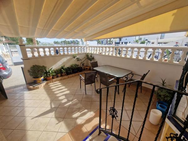 Chalet adosado en avenida l'Herba Bona, 88