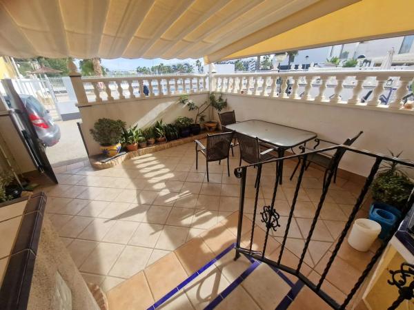 Chalet adosado en avenida l'Herba Bona, 88