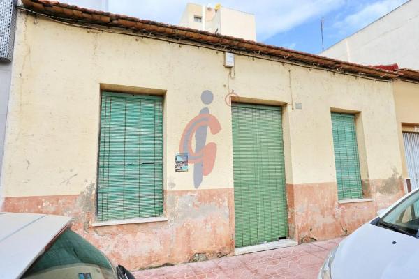 Casa independiente en avenida del País Valencià, 88