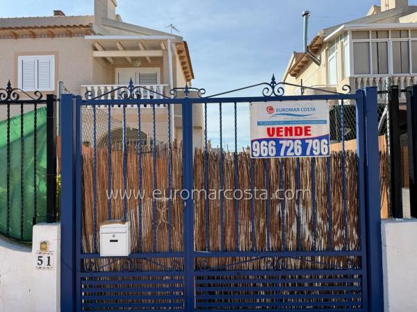 Chalet adosado en calle Estocolmo