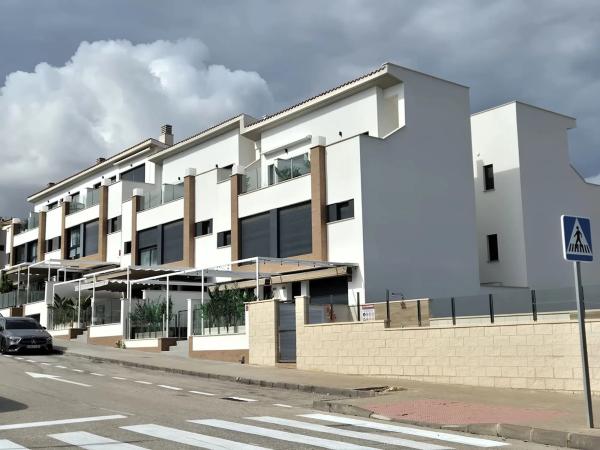 Chalet adosado en calle Carcaixent