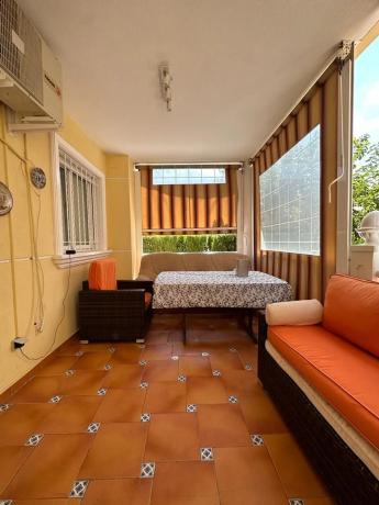 Chalet pareado en calle Roma, 1