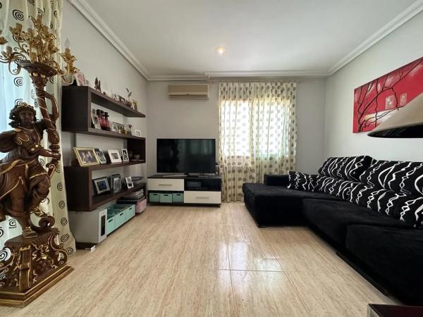 Chalet pareado en calle Roma, 1