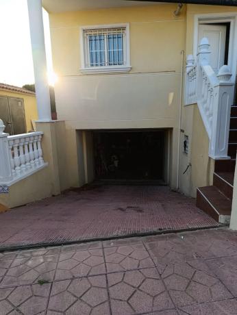 Chalet pareado en calle Roma, 1