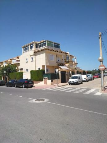 Chalet pareado en calle Roma, 1