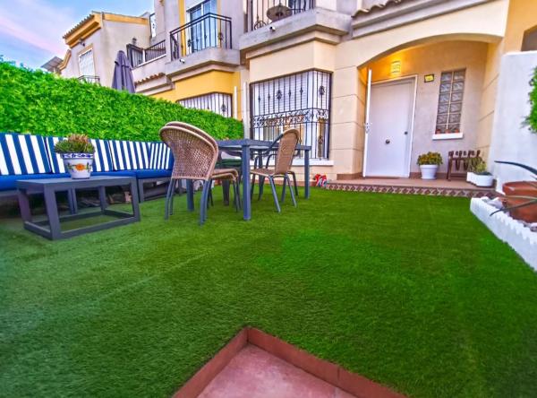 Chalet adosado en Urbanizacion el Raso, 1