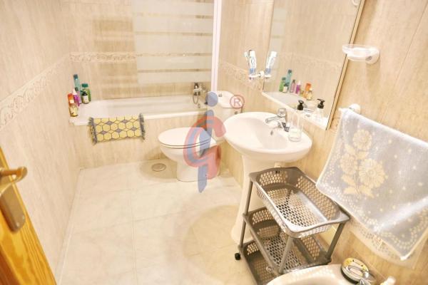 Piso en avenida de Cervantes, 190