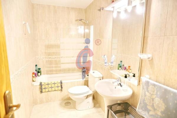 Piso en avenida de Cervantes, 190