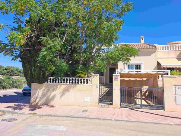 Chalet adosado en calle la Palomina