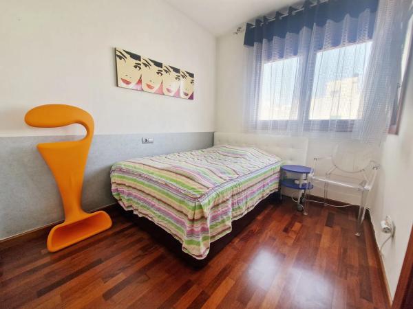 Chalet pareado en calle Xile, 2 D