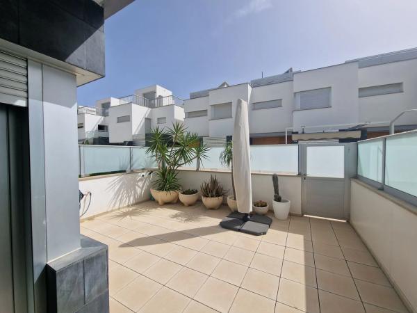 Chalet pareado en calle Xile, 2 D