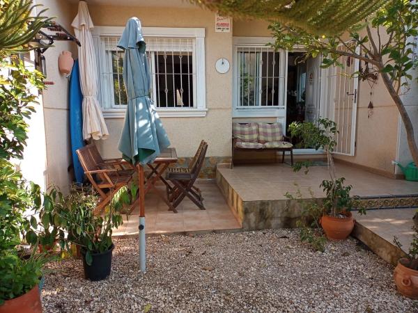 Chalet pareado en calle el Moll, 11