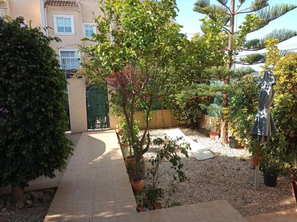 Chalet pareado en calle el Moll, 11