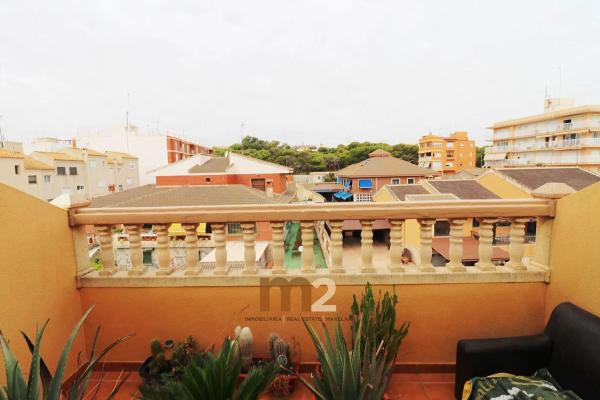 Chalet adosado en calle Rafael Alberti