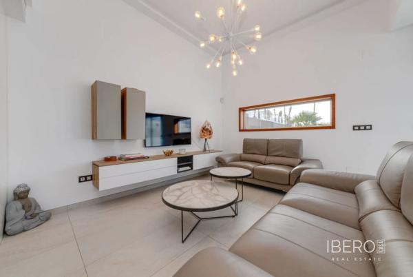 Casa independiente en calle la Rambla