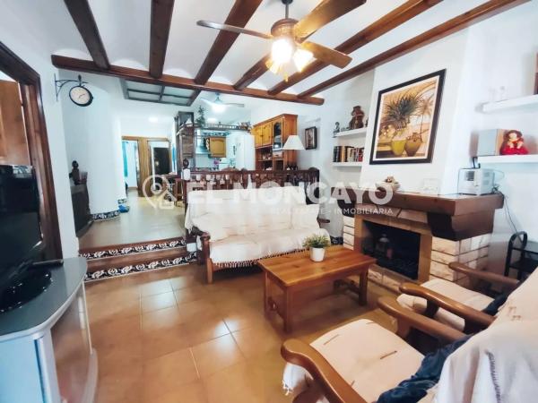 Chalet adosado en avenida de la Libertad