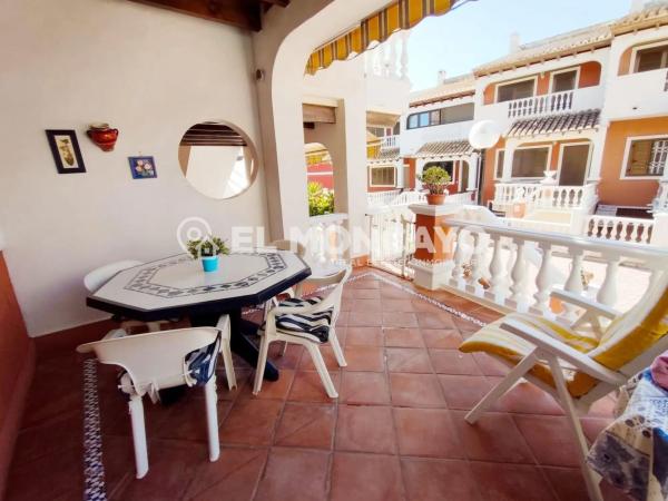 Chalet adosado en avenida de la Libertad