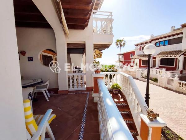 Chalet adosado en avenida de la Libertad