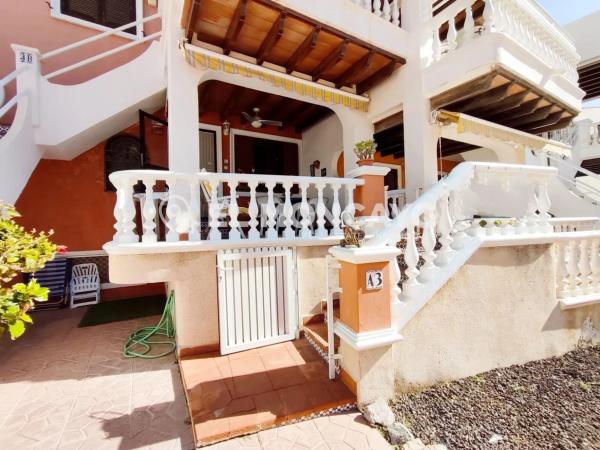 Chalet adosado en avenida de la Libertad