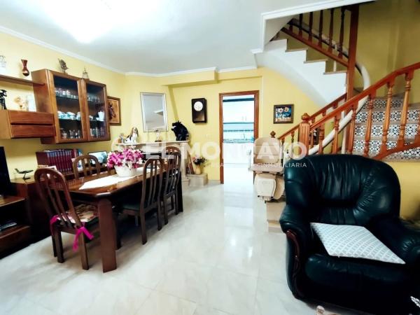 Chalet adosado en calle les Vinyes