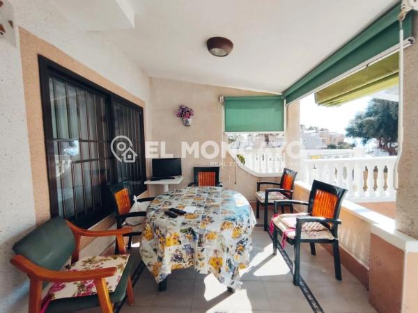 Chalet adosado en calle les Vinyes