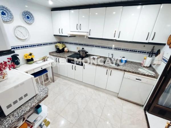 Chalet adosado en calle les Vinyes