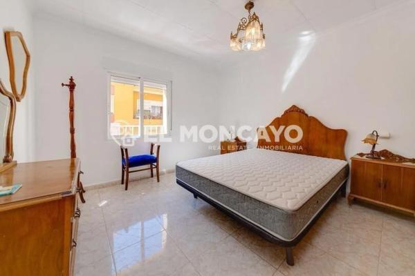 Chalet adosado en calle Sant Francesc