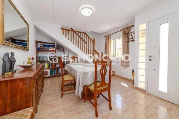 Chalet adosado en calle Sant Francesc