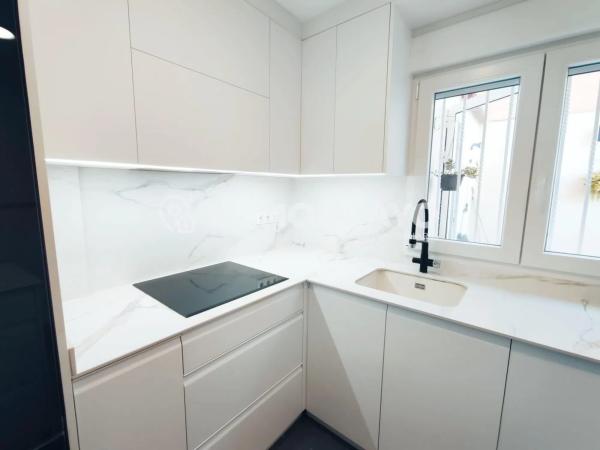 Chalet adosado en calle Corts Valencianes