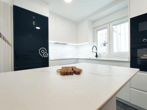 Chalet adosado en calle Corts Valencianes