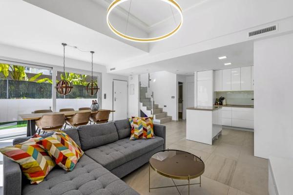 Casa independiente en calle la Malva Rosa