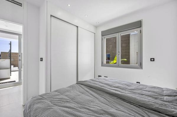 Casa independiente en calle la Malva Rosa