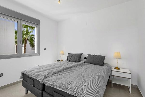 Casa independiente en calle la Malva Rosa