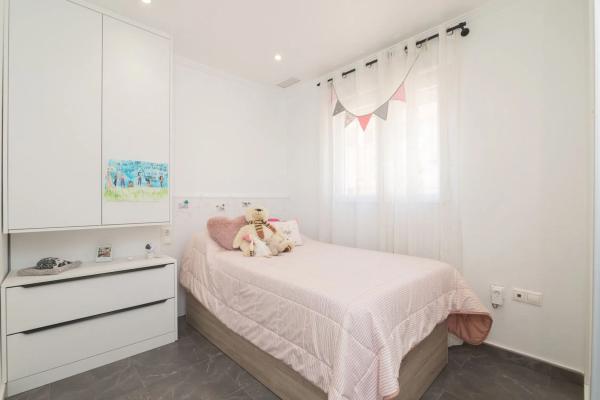 Chalet adosado en calle Cortes Valencianas - Guardamar del Segura s/n